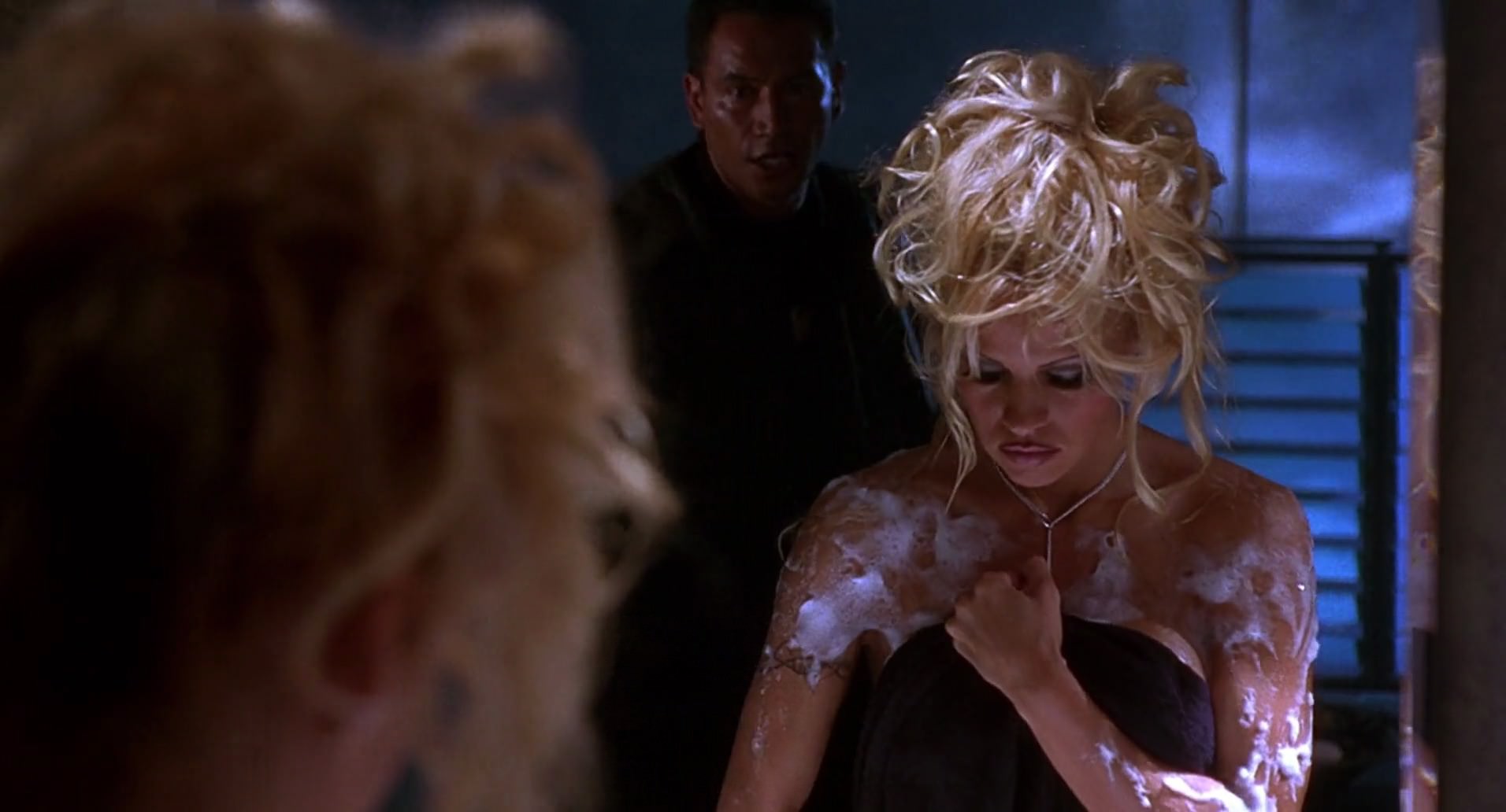 Barb Wire (1996) HD screenshot 6698