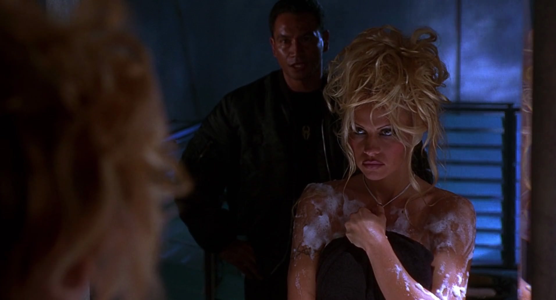Barb Wire (1996) screencap 6708