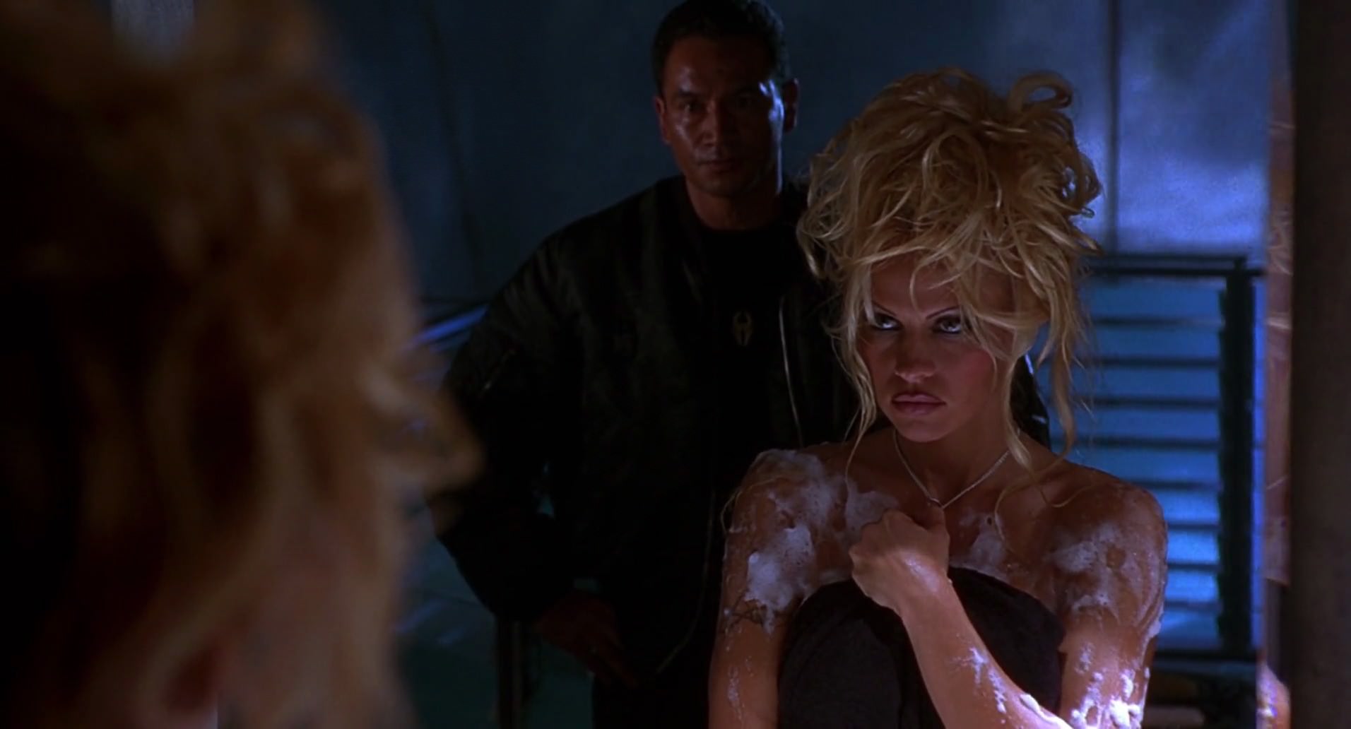Barb Wire (1996) HD screenshot 6713