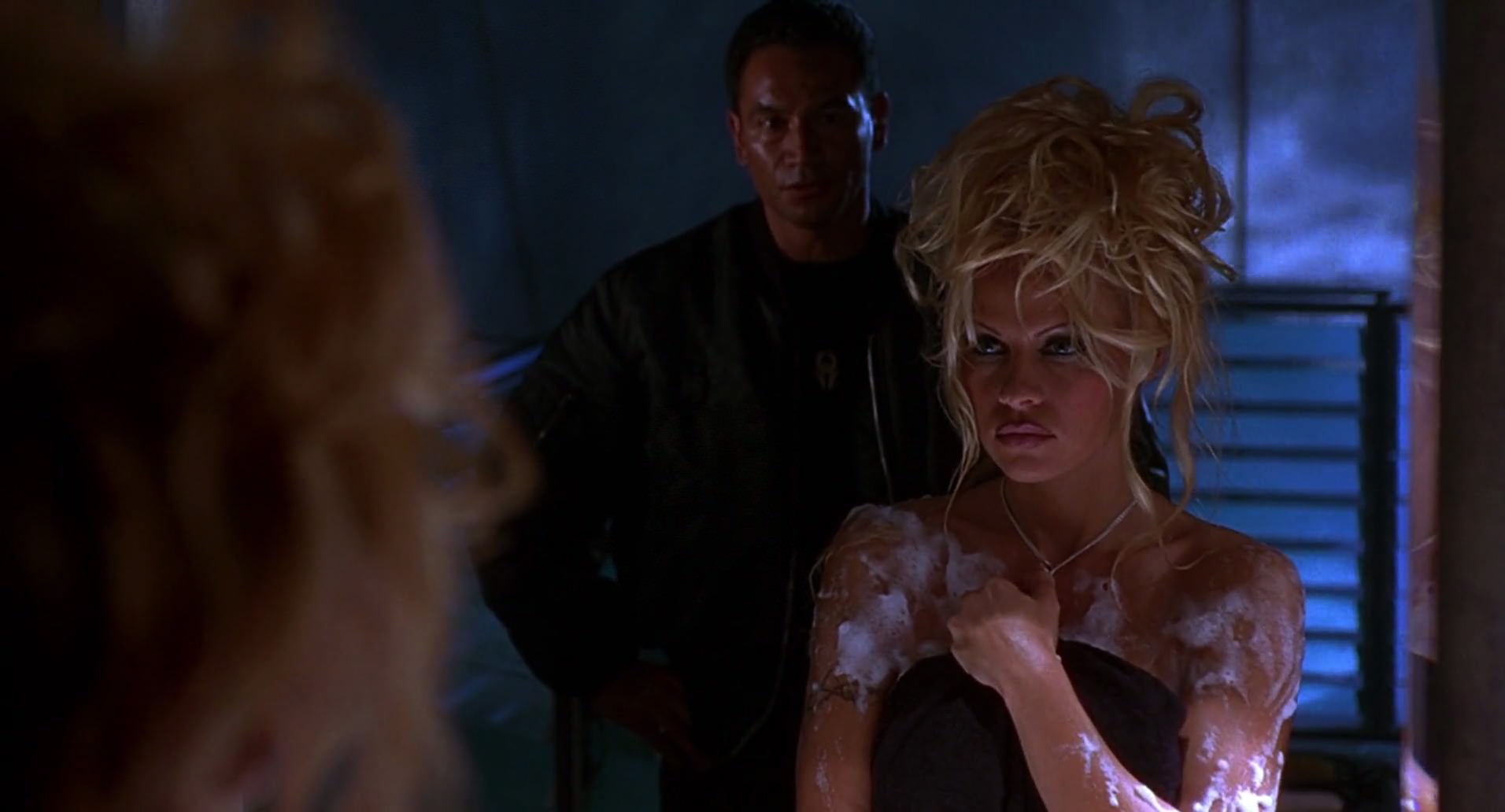 Barb Wire (1996) screencap 6717