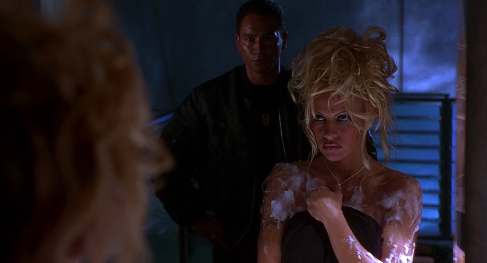 Barb Wire (1996) HD screenshot 6719