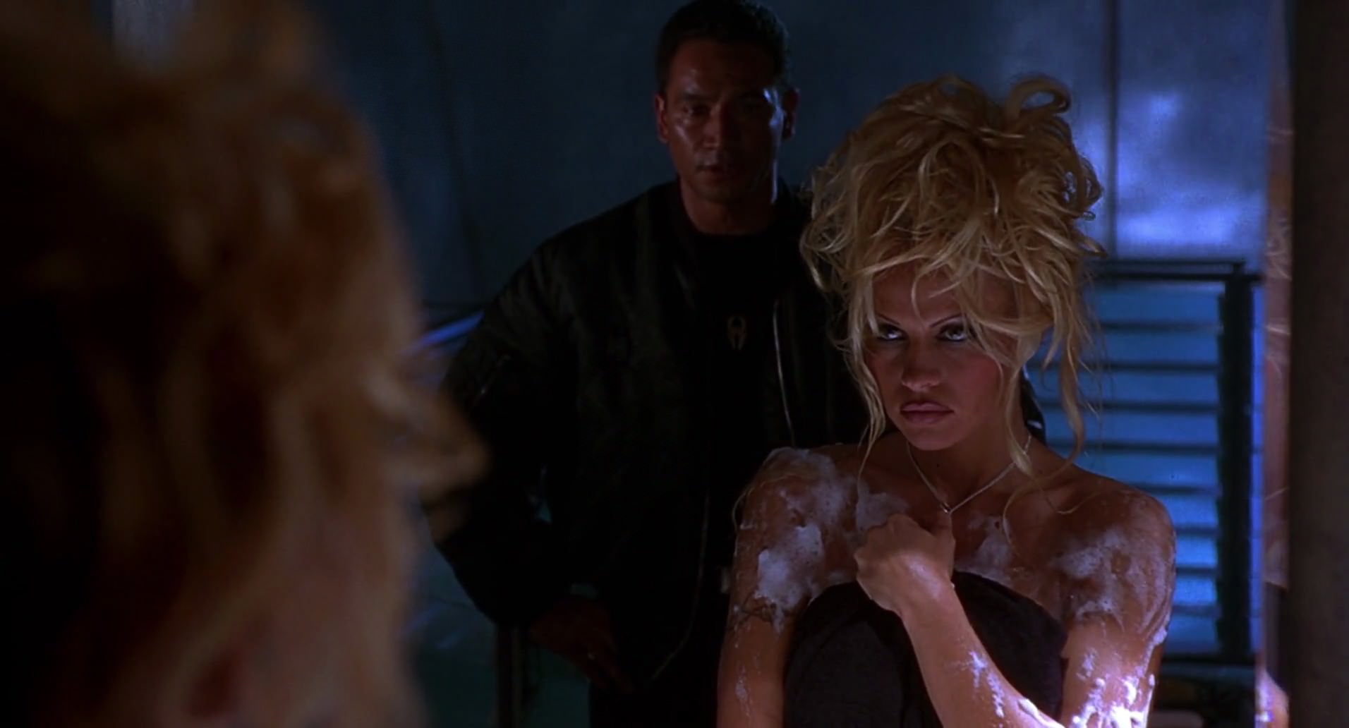 Barb Wire (1996) screencap 6720