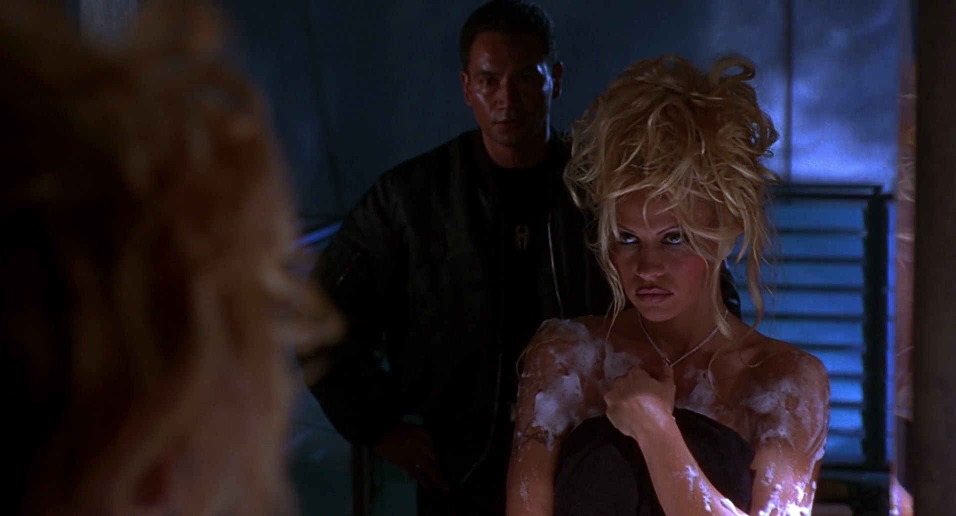 Barb Wire (1996) HD screenshot 6722