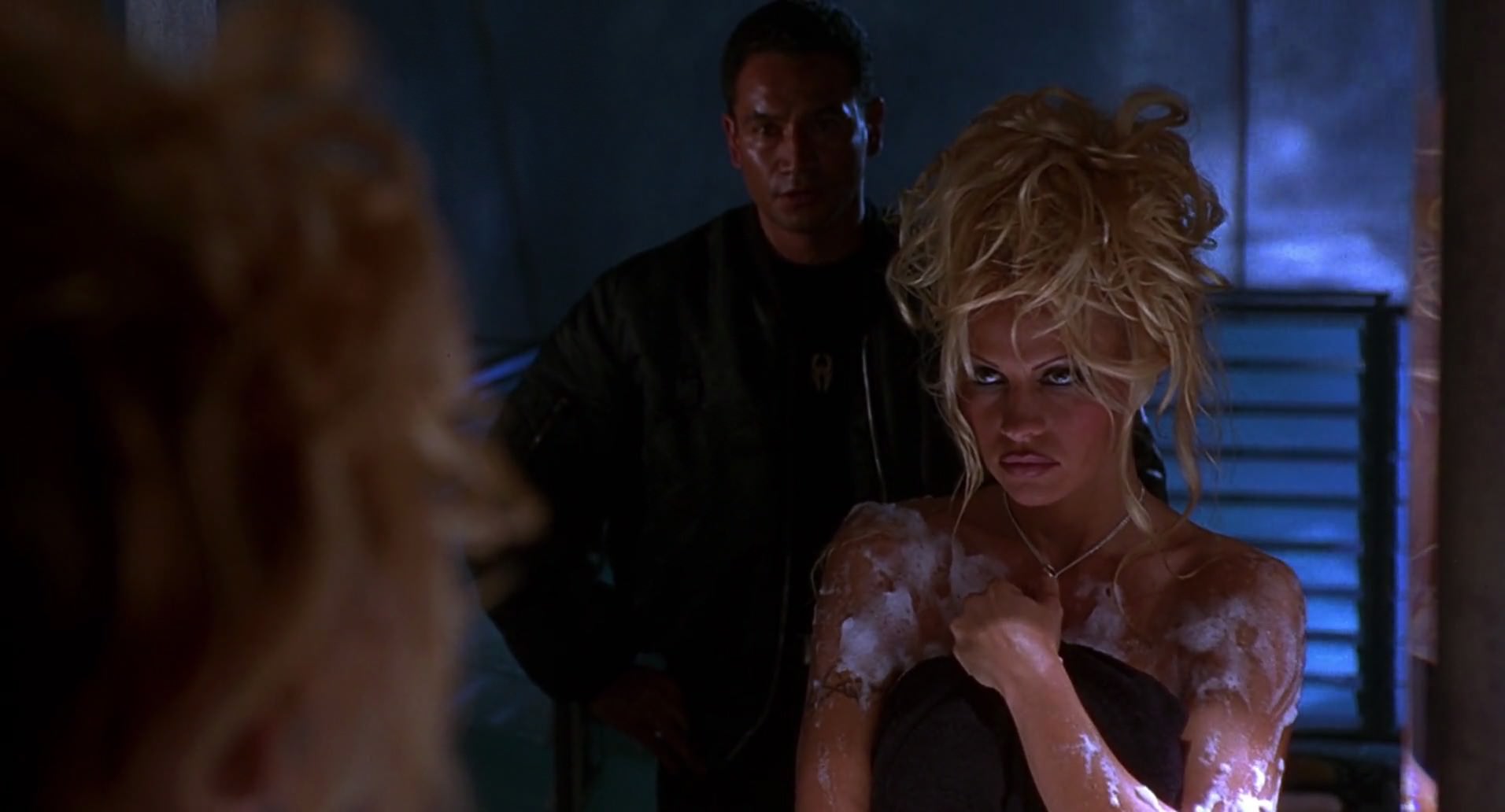 Barb Wire (1996) screencap 6723