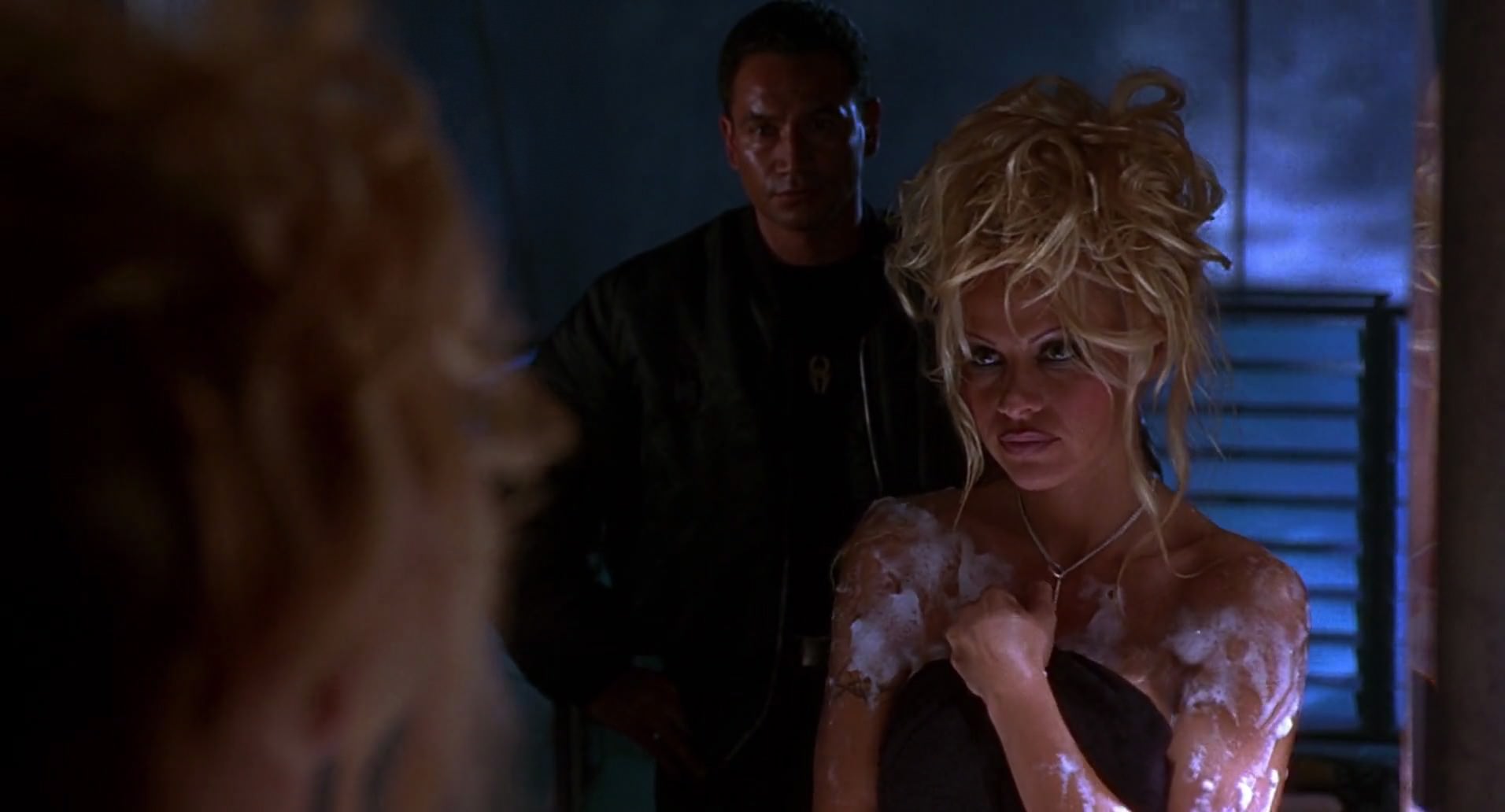 Barb Wire (1996) screencap 6726