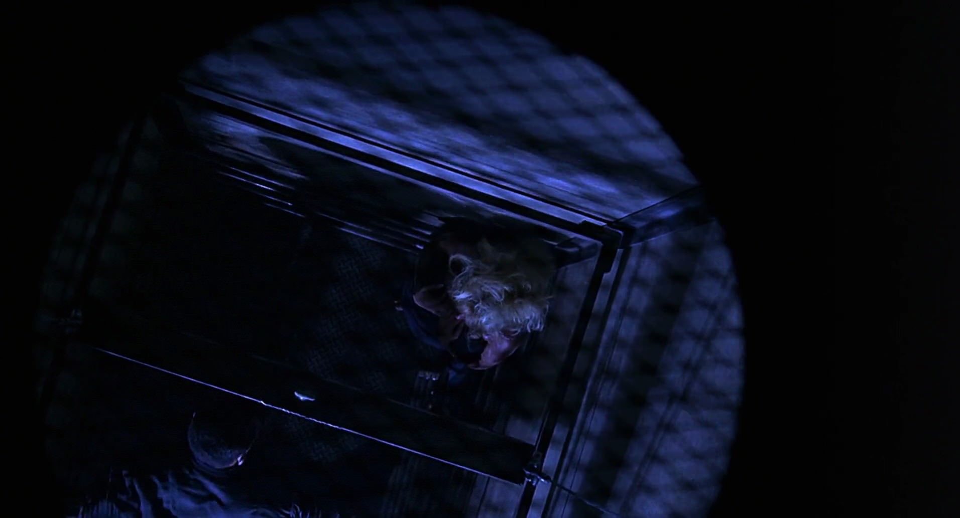 Barb Wire (1996) screencap 6741