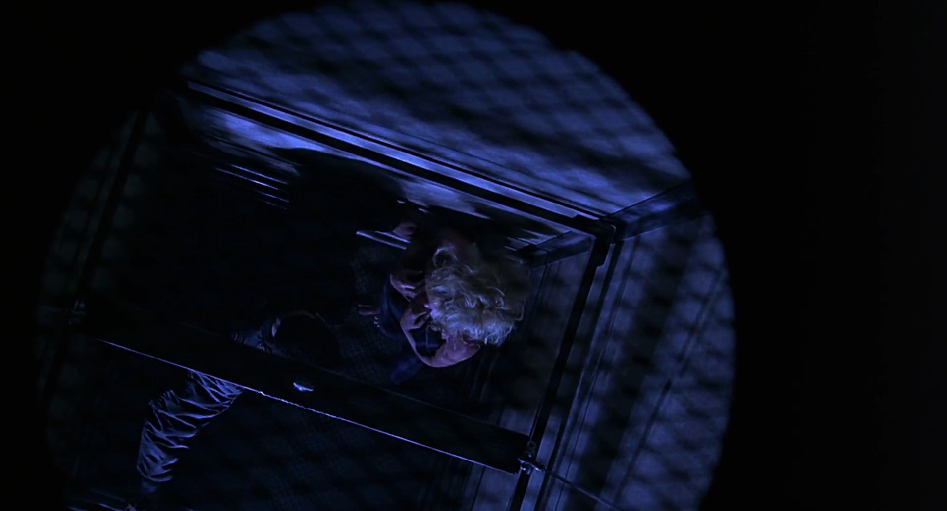 Barb Wire (1996) screencap 6747