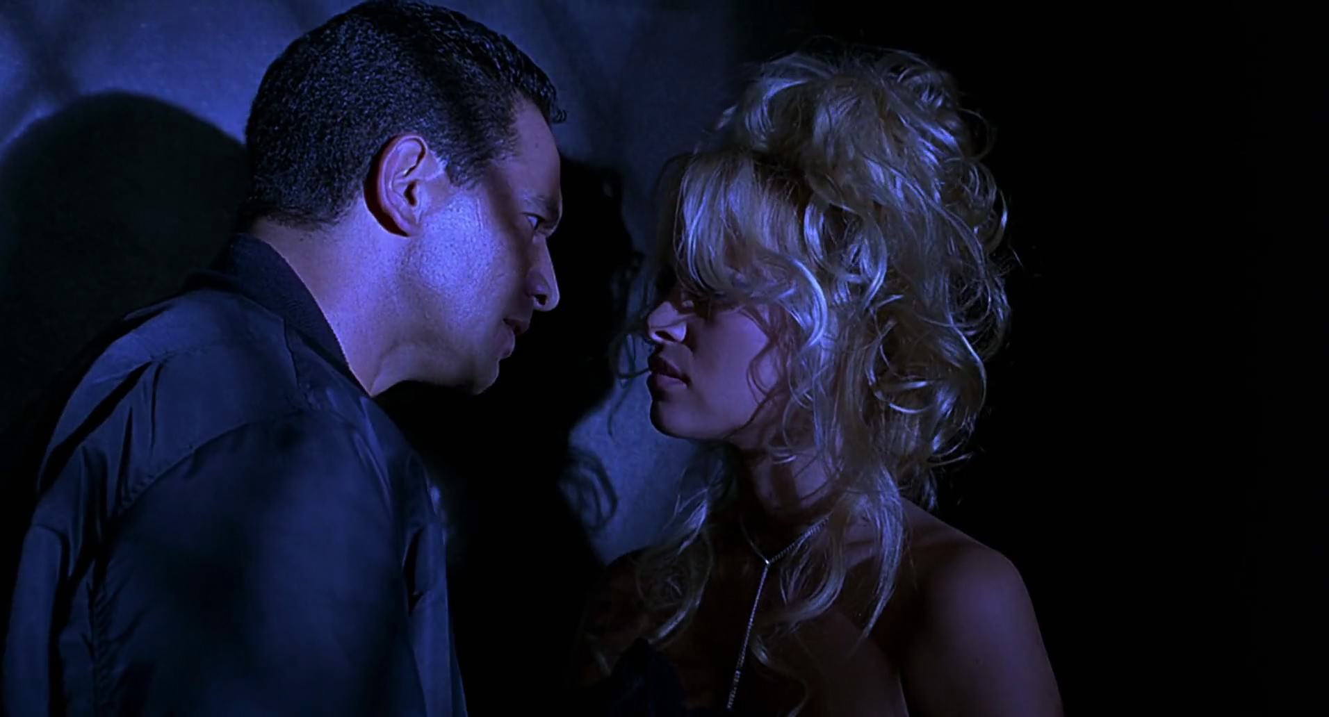 Barb Wire (1996) screencap 6750