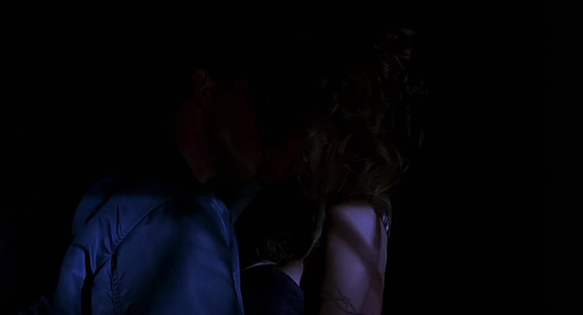 Barb Wire (1996) screencap 6762