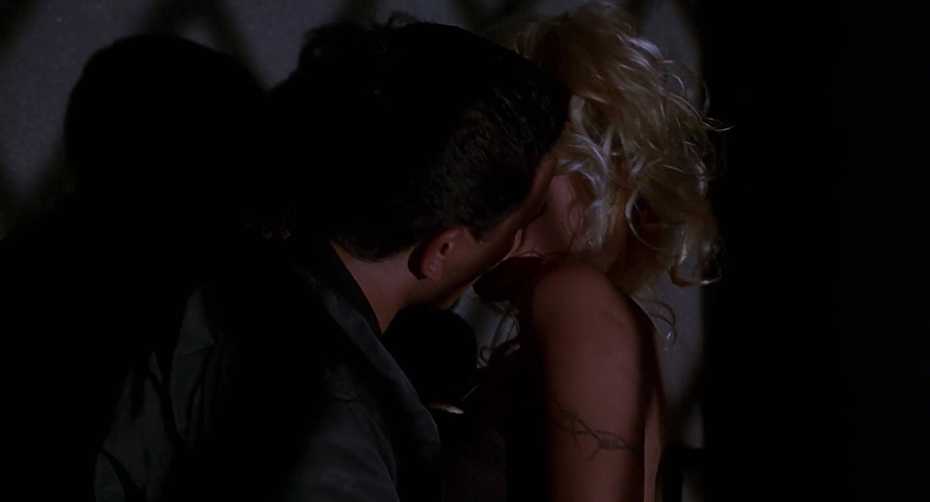 Barb Wire (1996) screencap 6771
