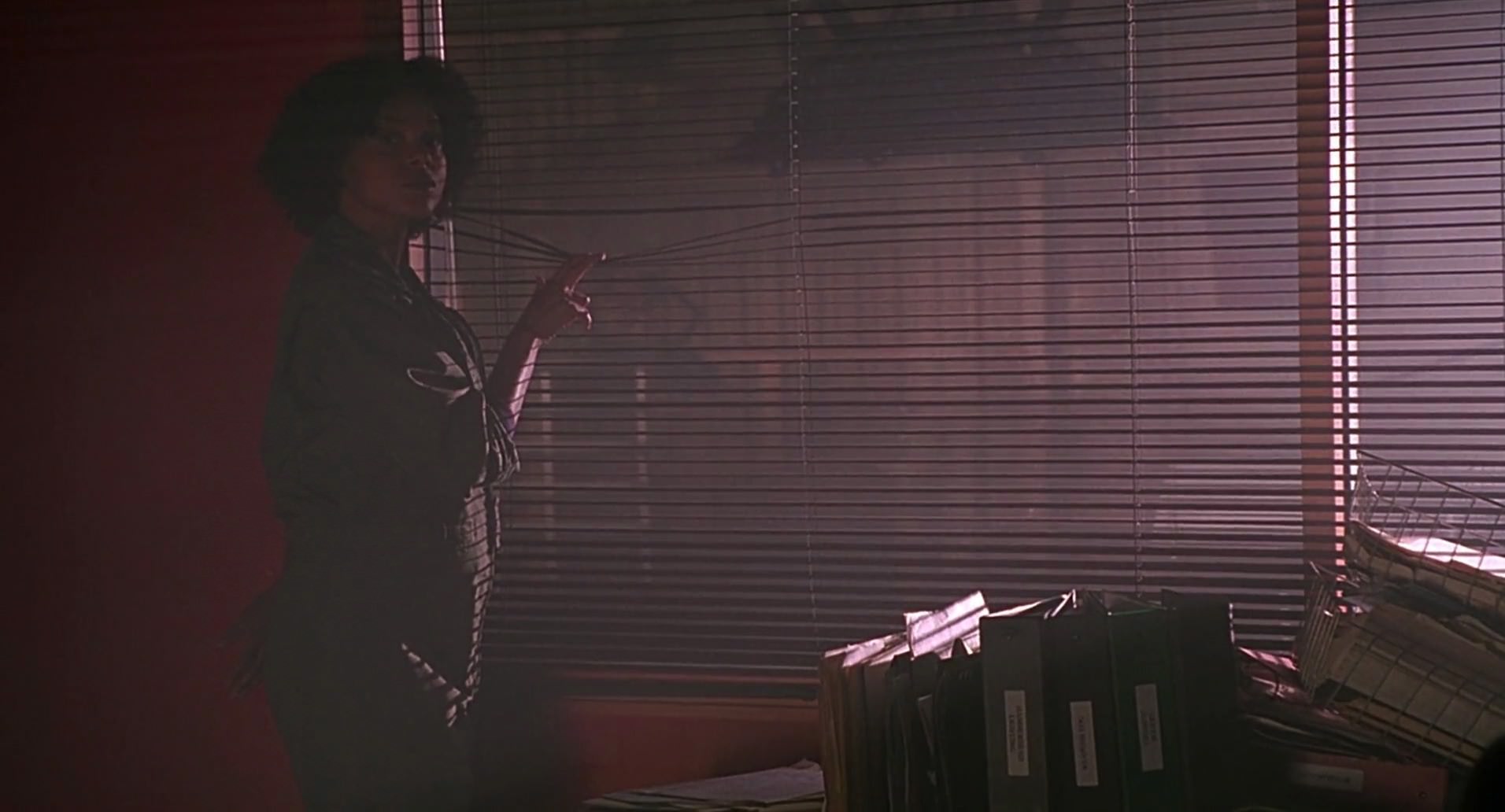 Barb Wire (1996) screencap 6786
