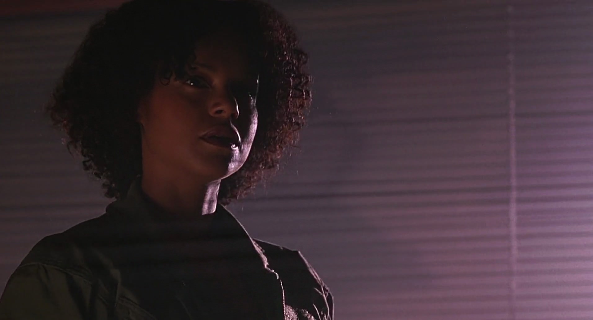 Barb Wire (1996) screencap 6801