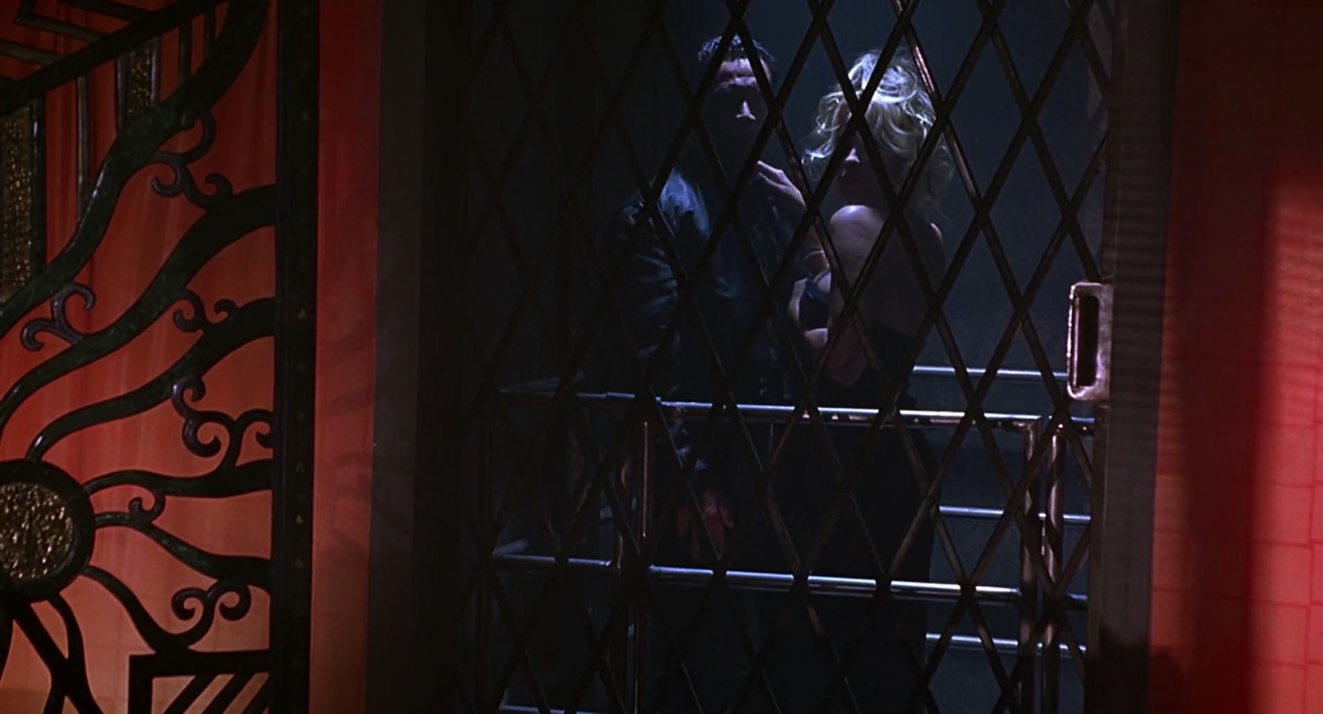 Barb Wire (1996) screencap 6807