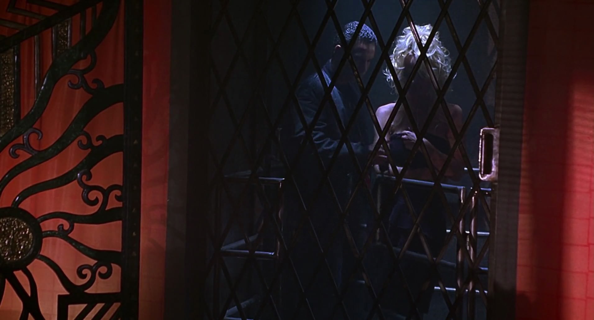 Barb Wire (1996) HD screenshot 6818