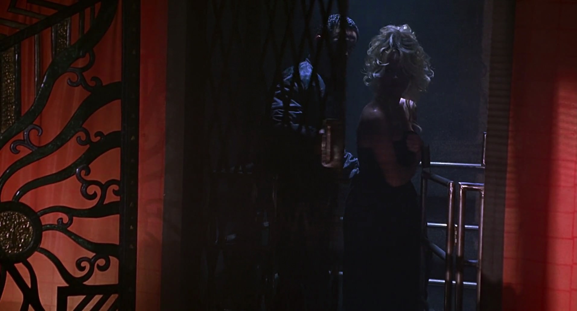 Barb Wire (1996) screencap 6822