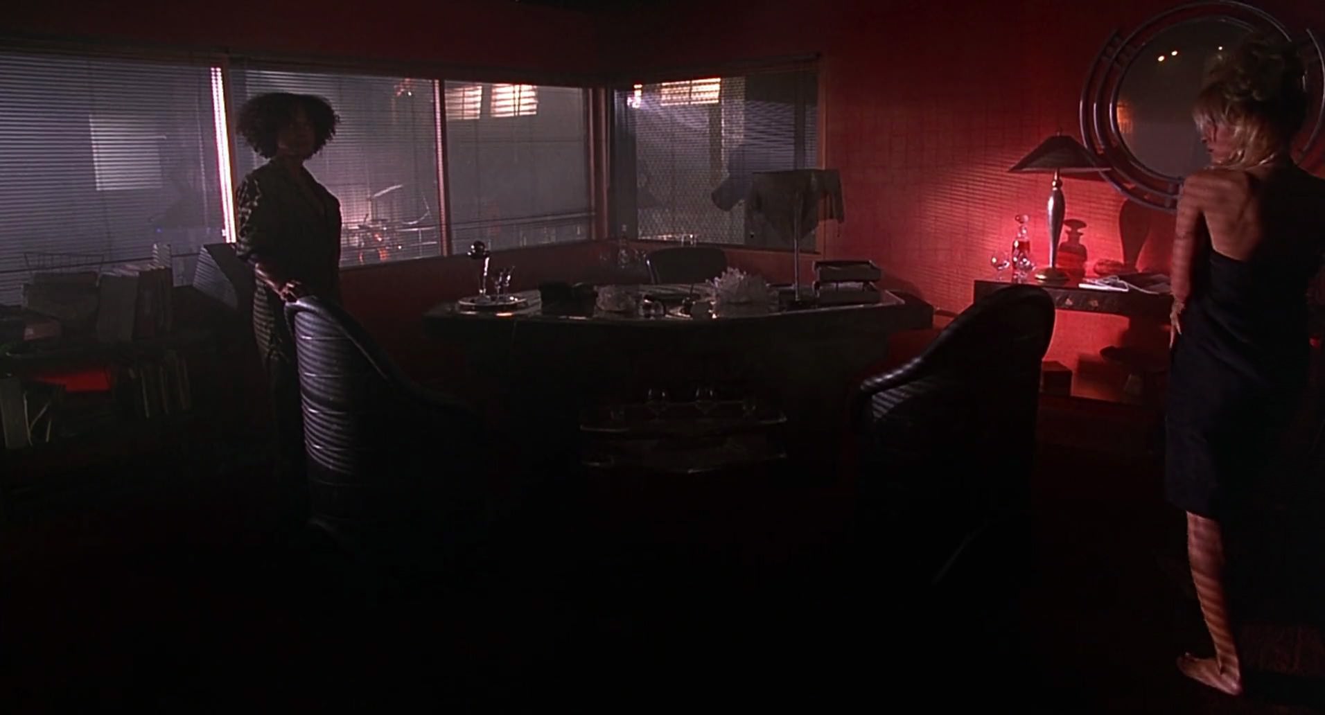 Barb Wire (1996) HD screenshot 6827