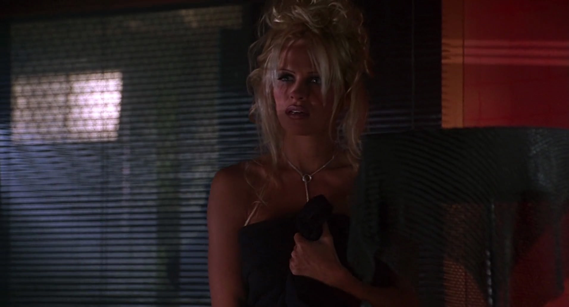 Barb Wire (1996) HD screenshot 6836