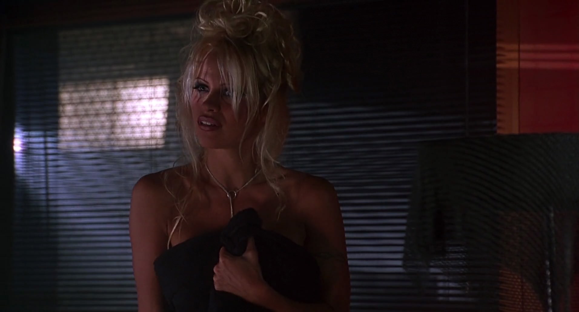 Barb Wire (1996) HD screenshot 6839