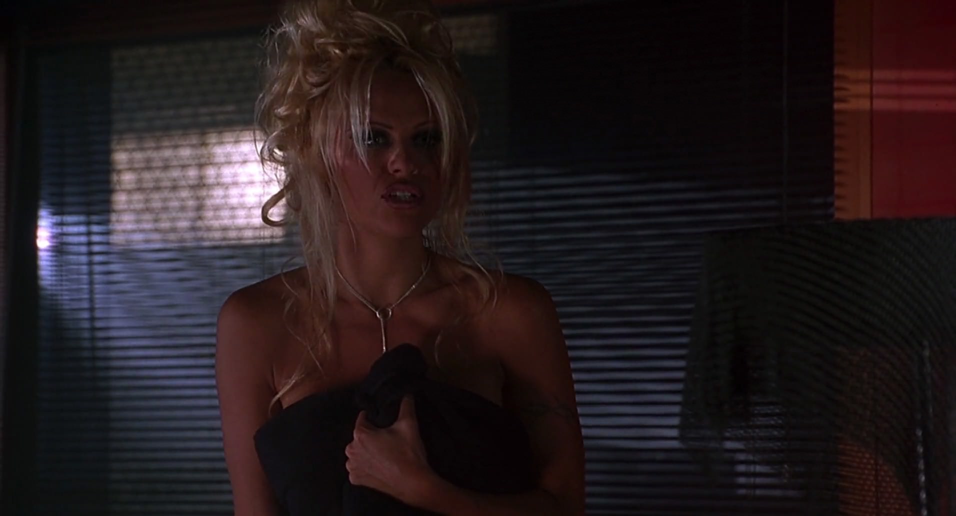 Barb Wire (1996) HD screenshot 6842