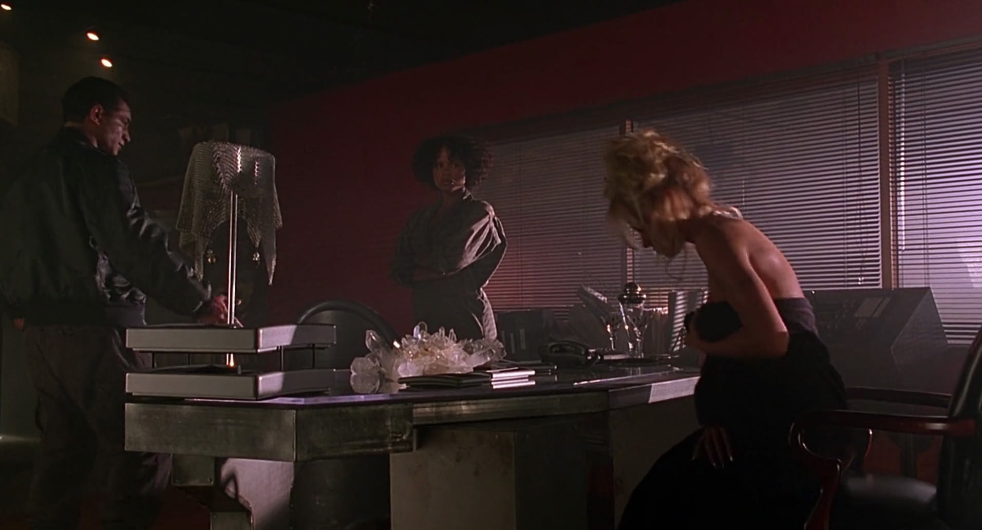 Barb Wire (1996) HD screenshot 6848