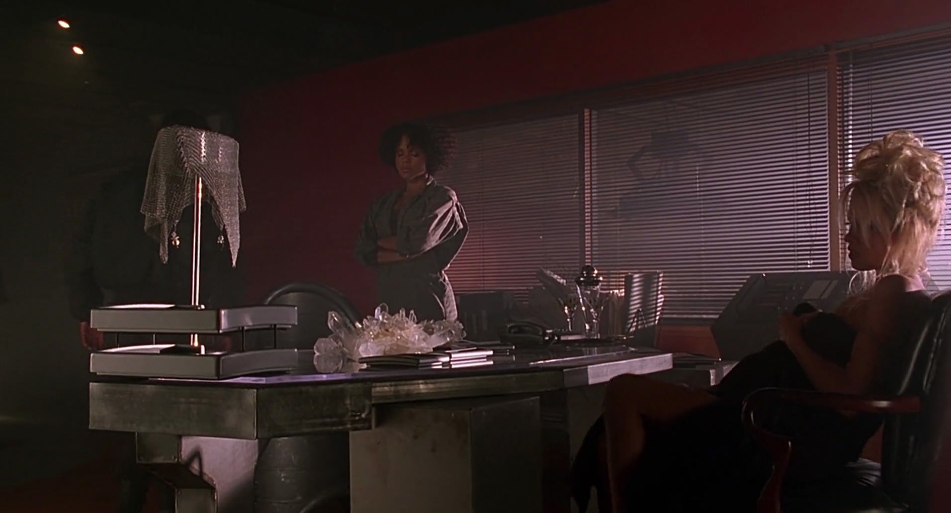 Barb Wire (1996) HD screenshot 6851