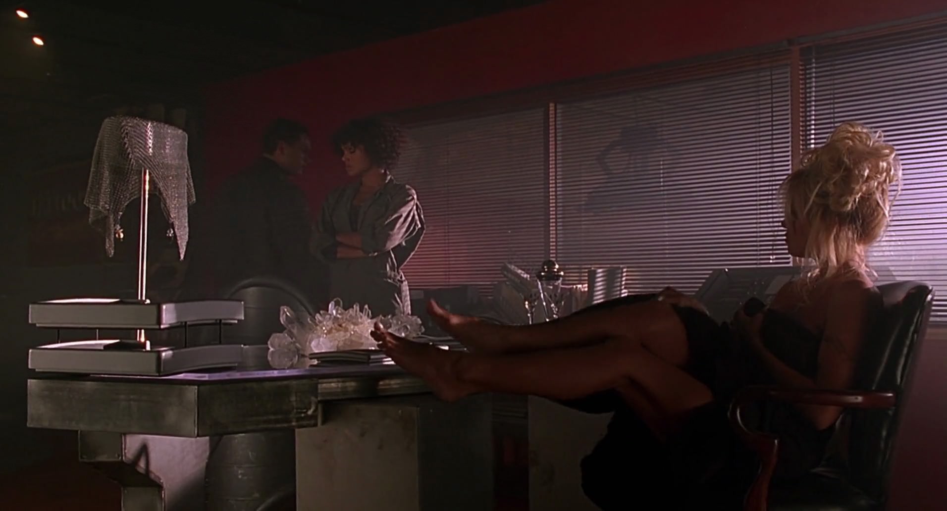 Barb Wire (1996) HD screenshot 6854