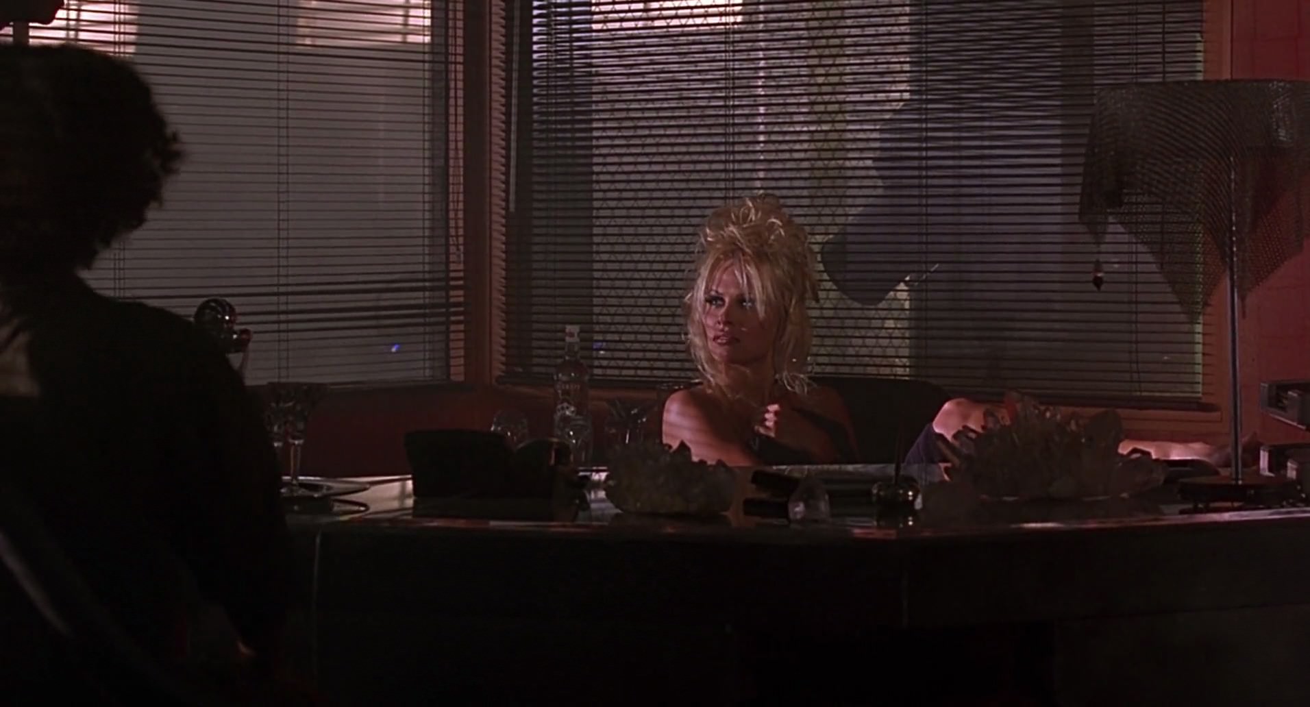Barb Wire (1996) HD screenshot 6872