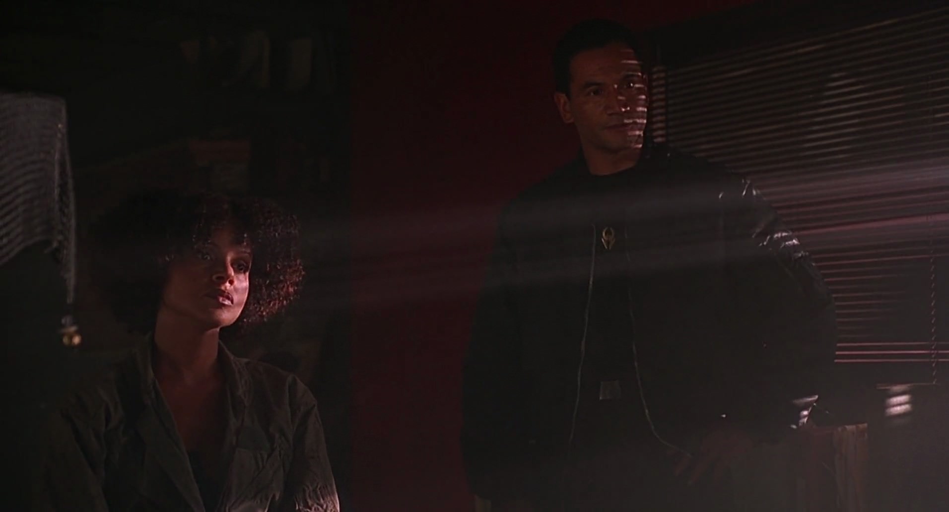 Barb Wire (1996) HD screenshot 6878