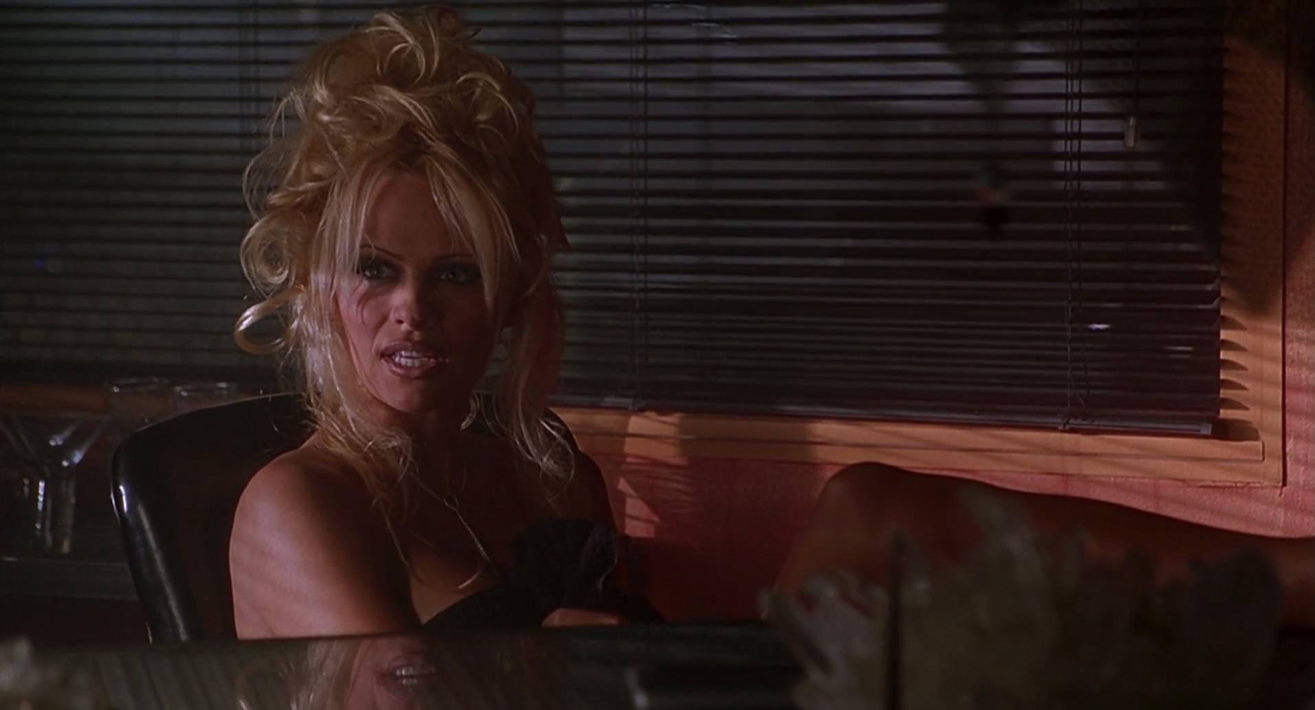 Barb Wire (1996) HD screenshot 6893