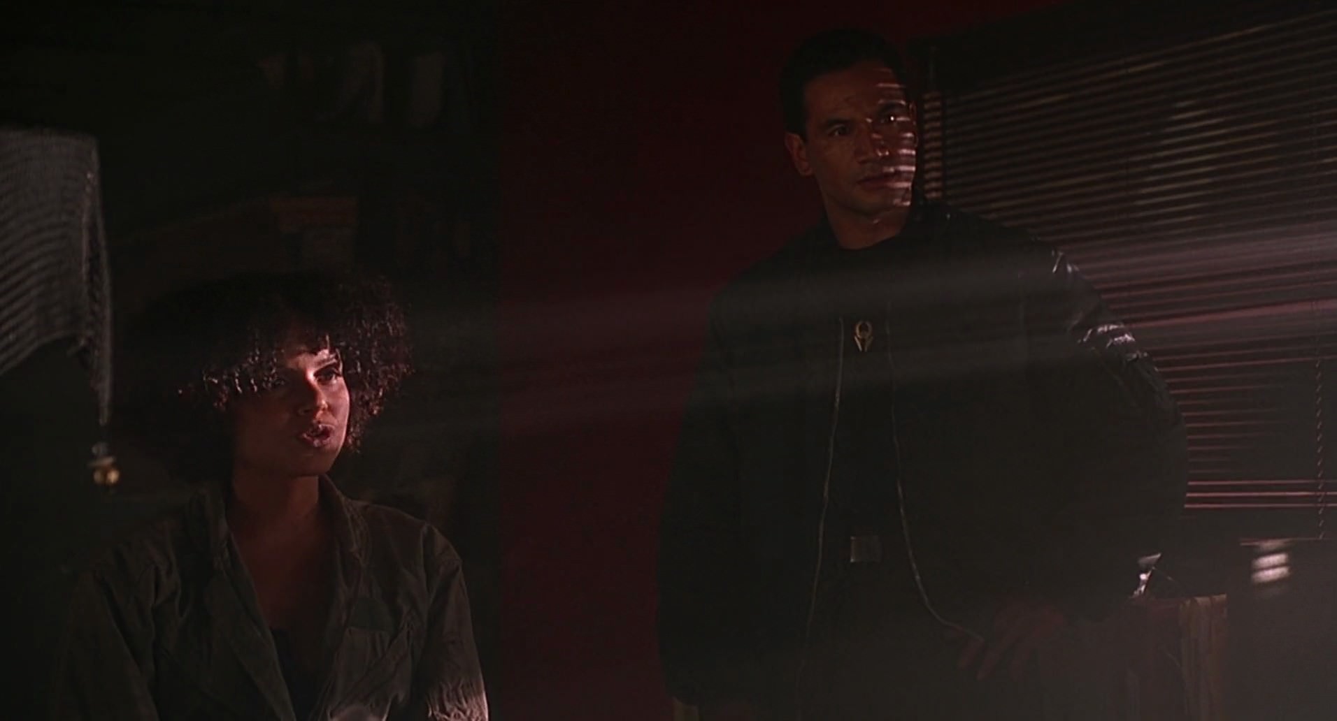 Barb Wire (1996) HD screenshot 6896