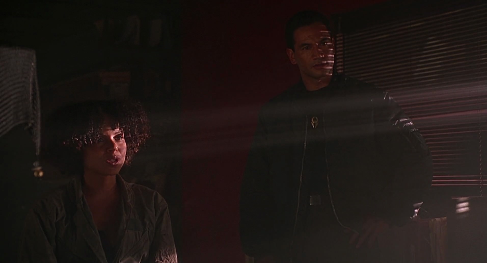 Barb Wire (1996) screencap 6897
