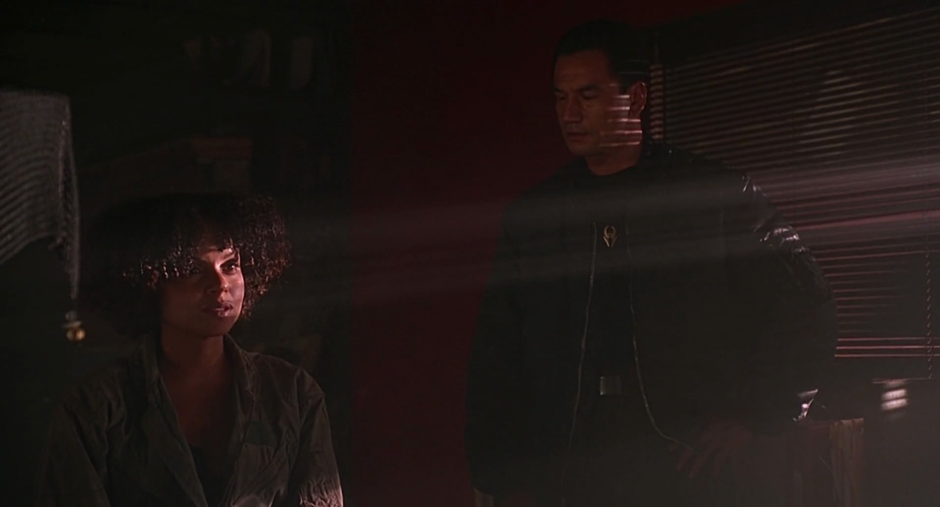 Barb Wire (1996) HD screenshot 6899
