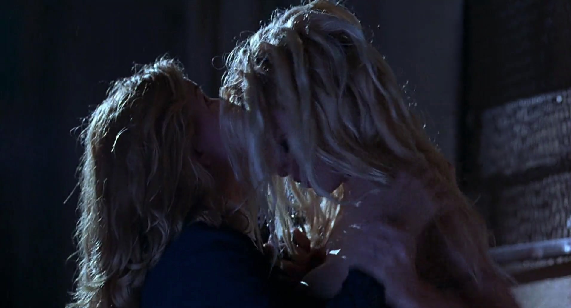 Barb Wire (1996) screencap 690
