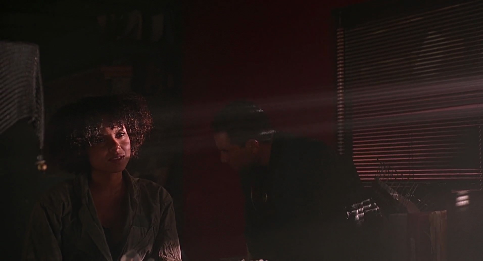Barb Wire (1996) HD screenshot 6905
