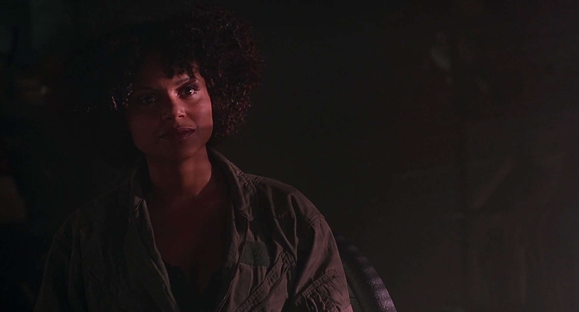 Barb Wire (1996) screencap 6912