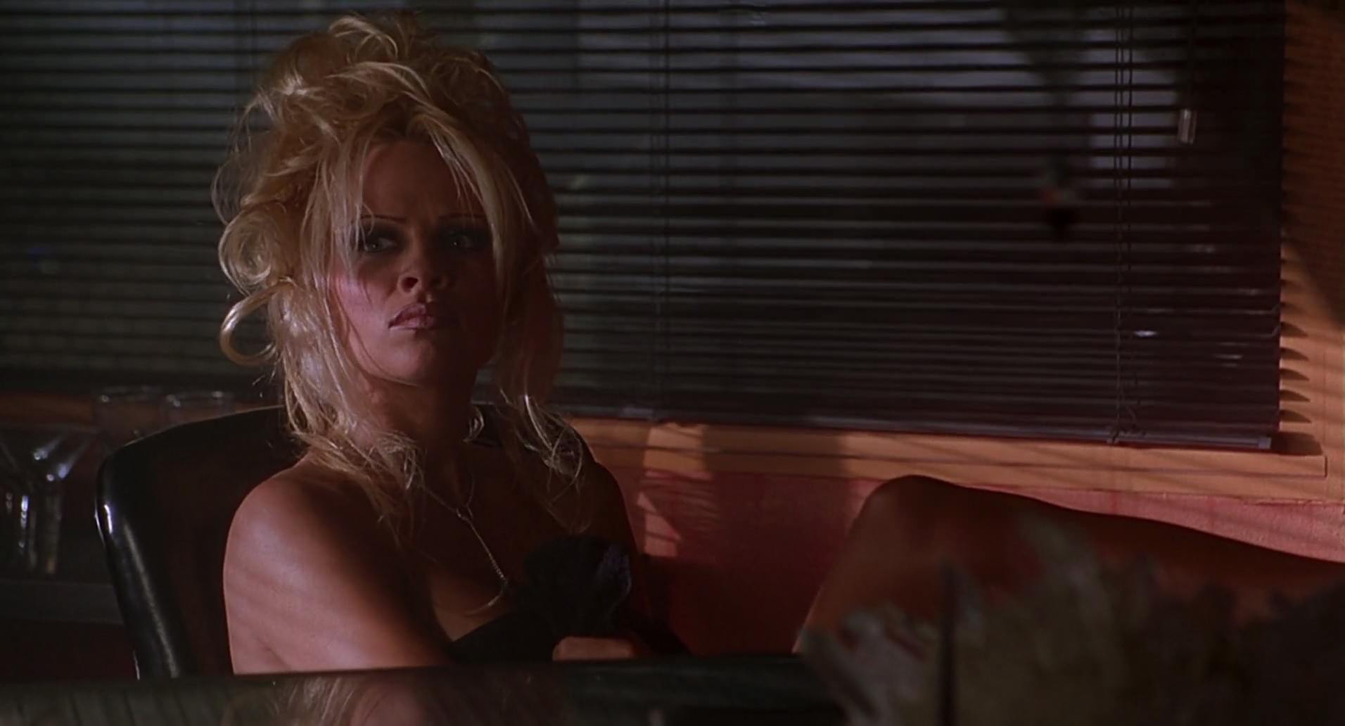 Barb Wire (1996) HD screenshot 6917