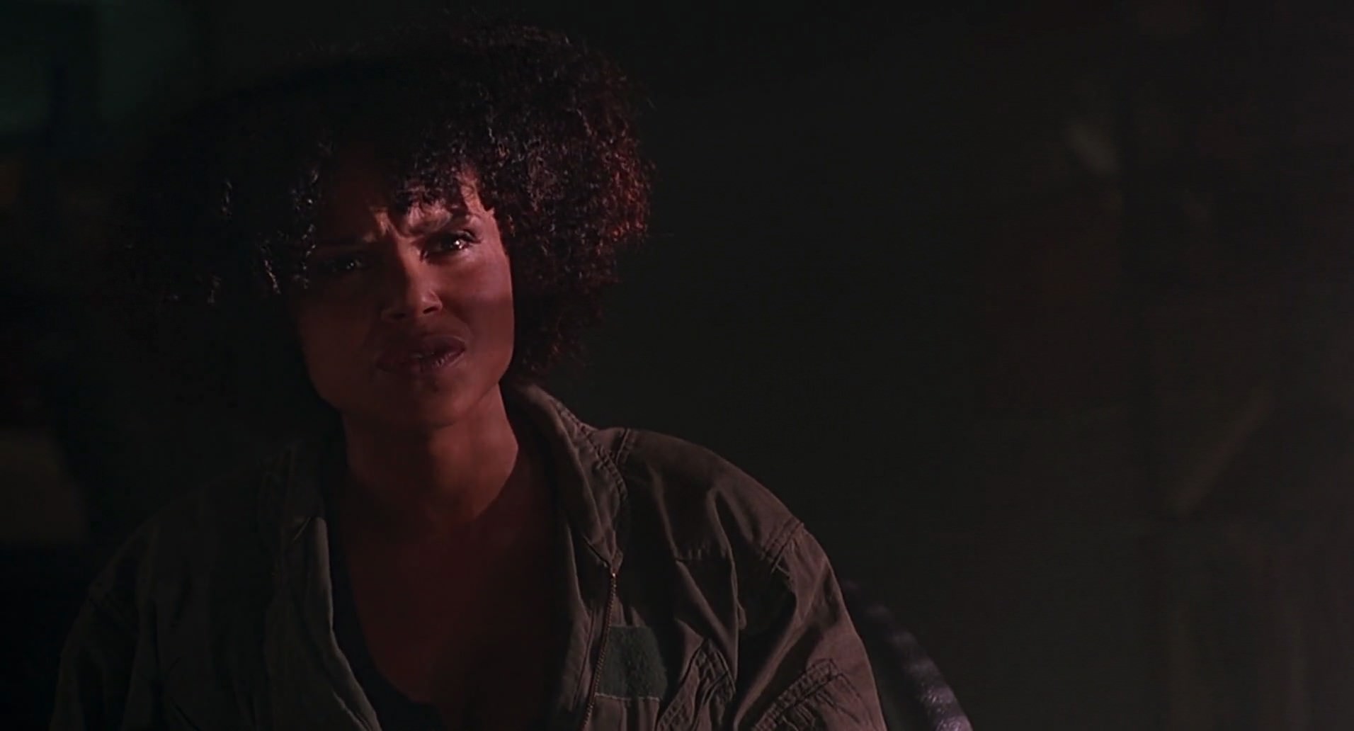 Barb Wire (1996) screencap 6930