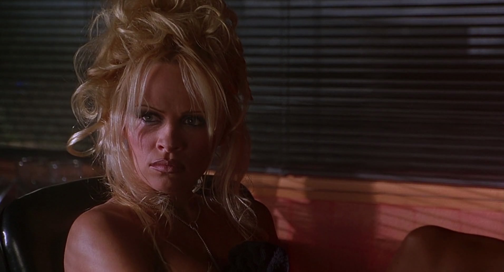 Barb Wire (1996) screencap 6963