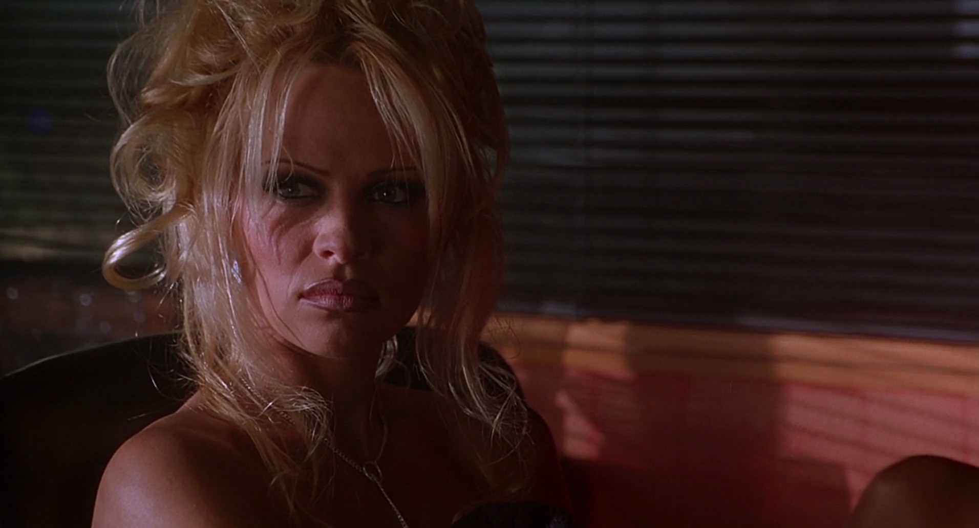 Barb Wire (1996) screencap 6972