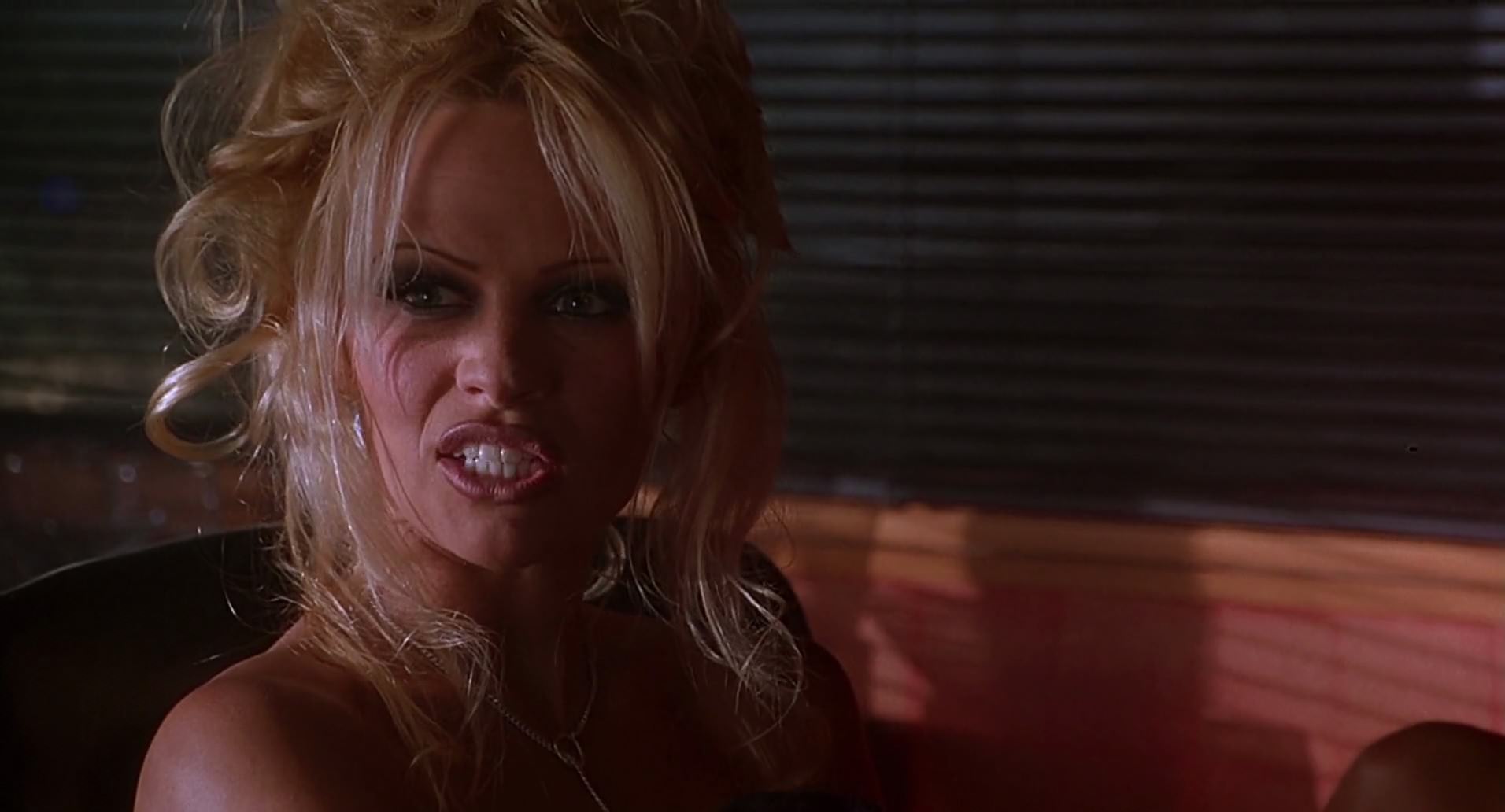 Barb Wire (1996) screencap 6975