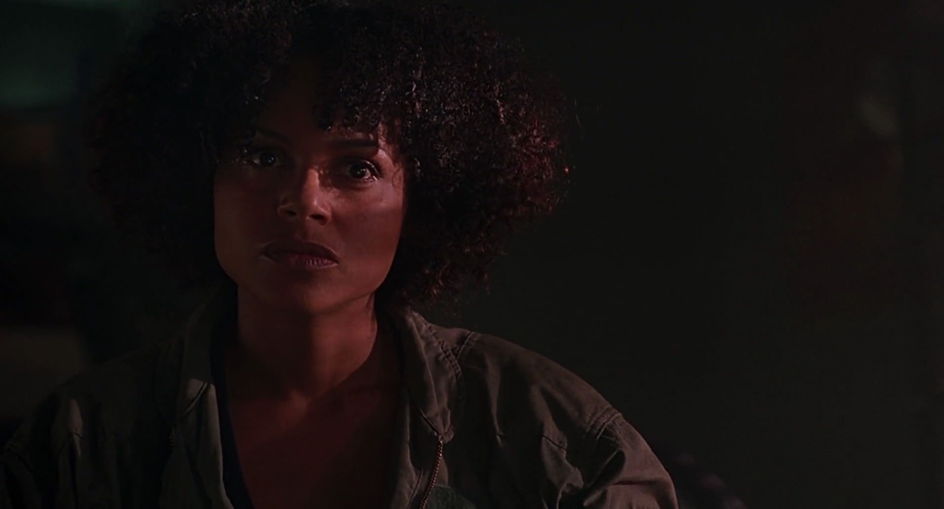 Barb Wire (1996) screencap 6990