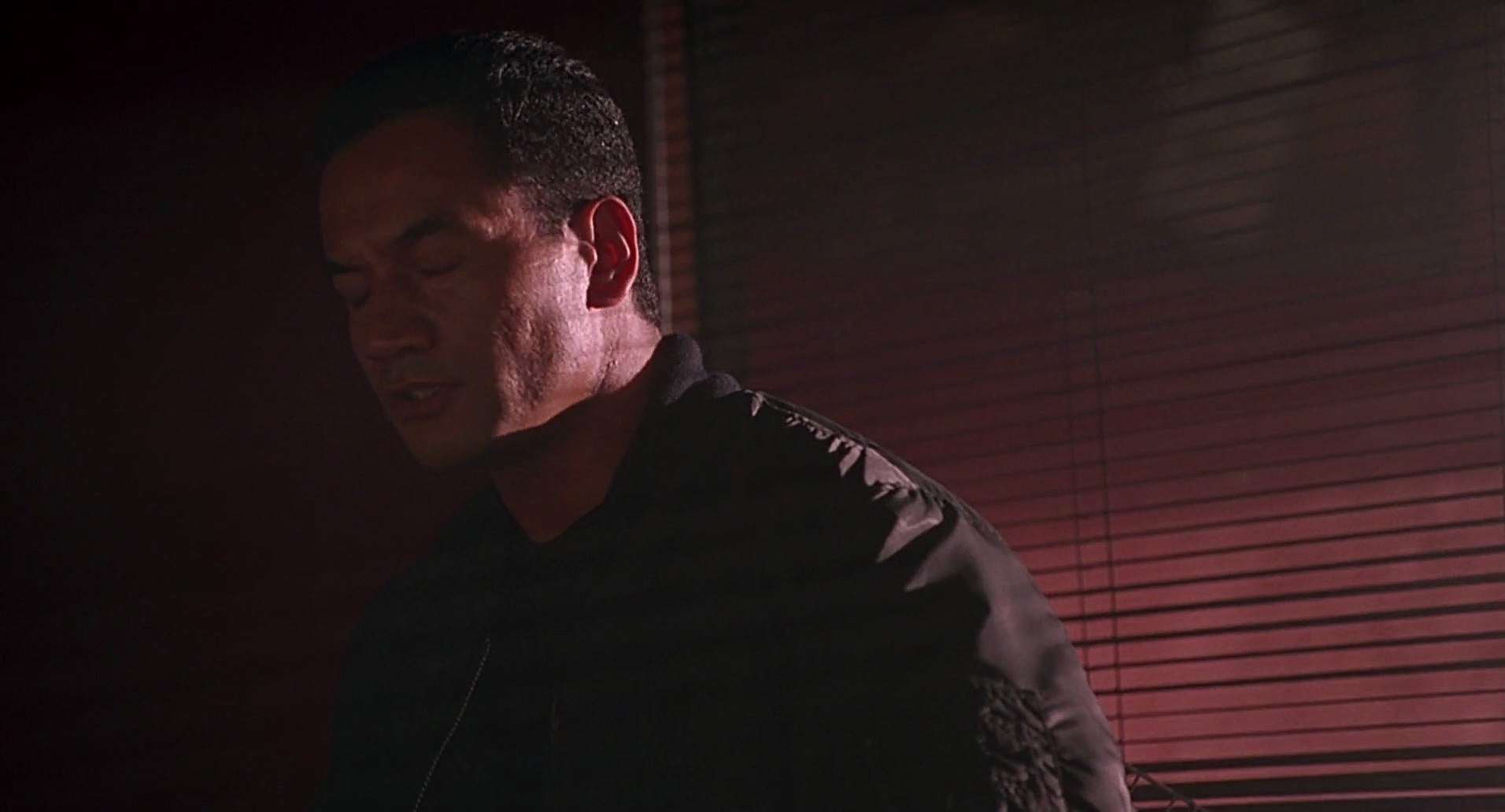 Barb Wire (1996) screencap 6993