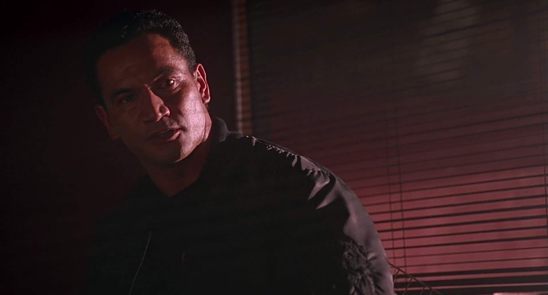 Barb Wire (1996) screencap 6996