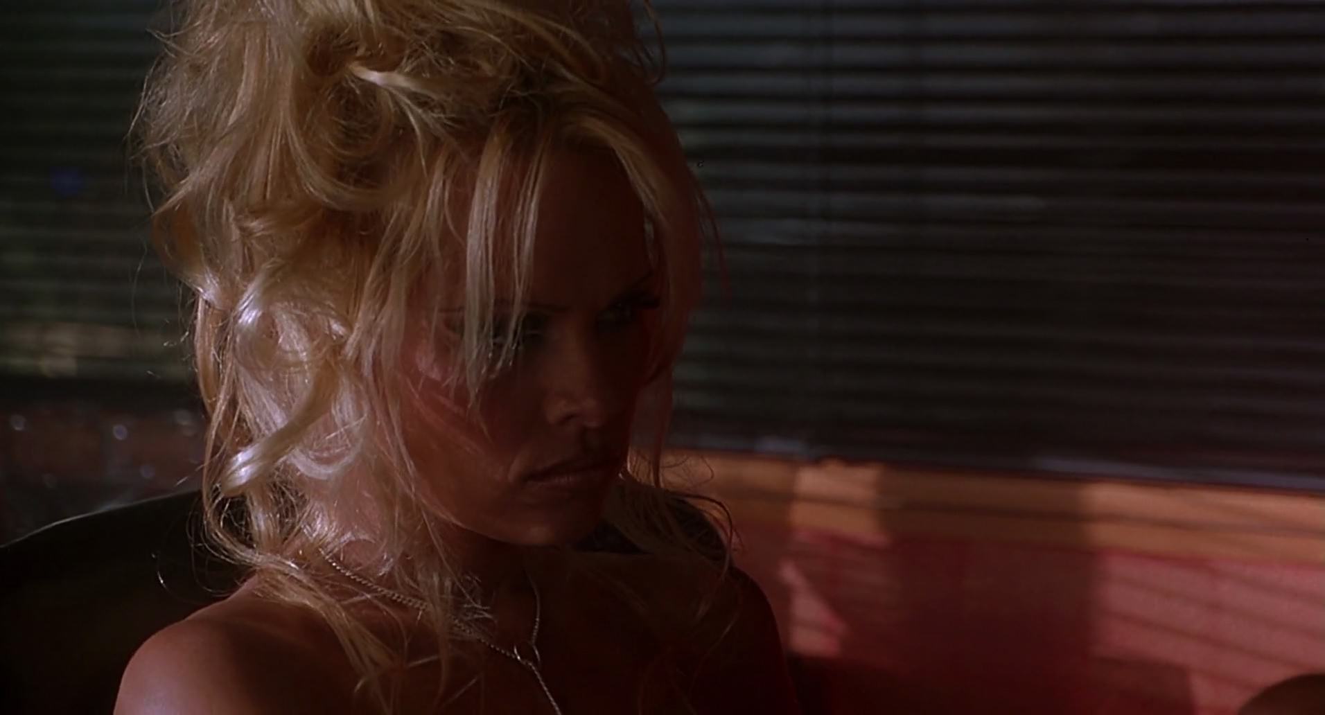 Barb Wire (1996) HD screenshot 7004
