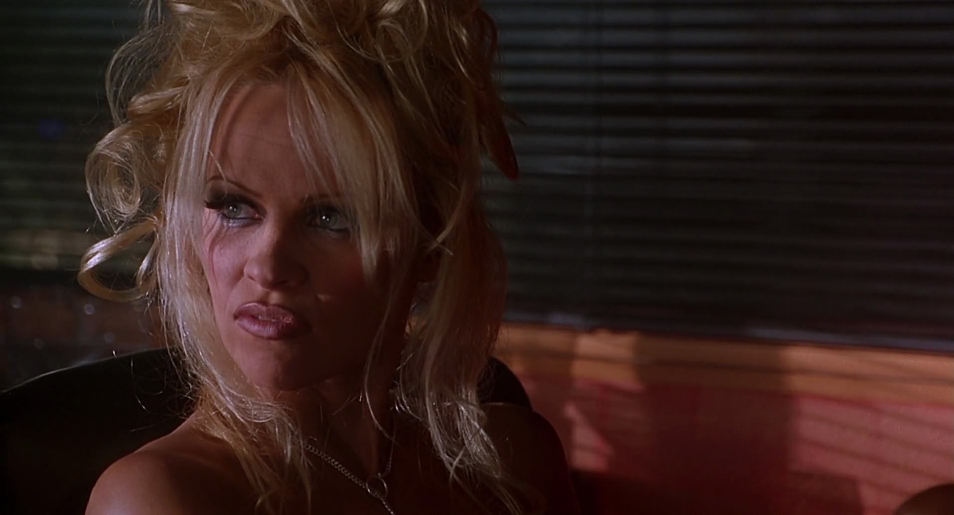 Barb Wire (1996) HD screenshot 7016