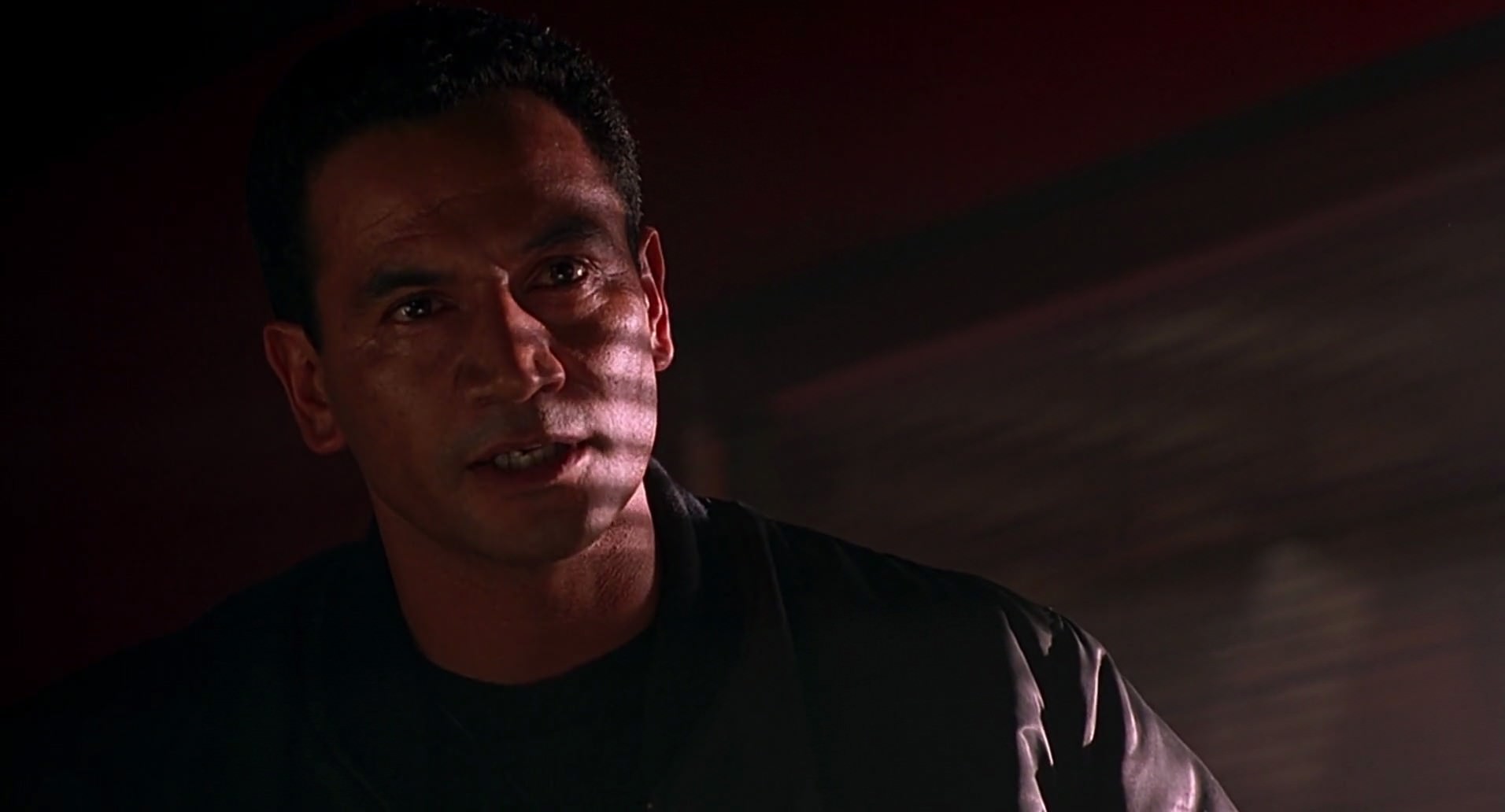Barb Wire (1996) screencap 7026
