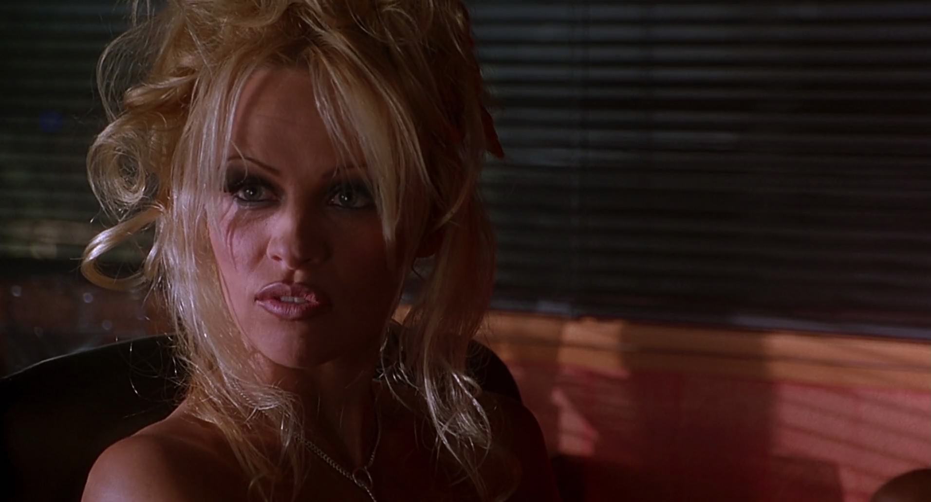 Barb Wire (1996) screencap 7056