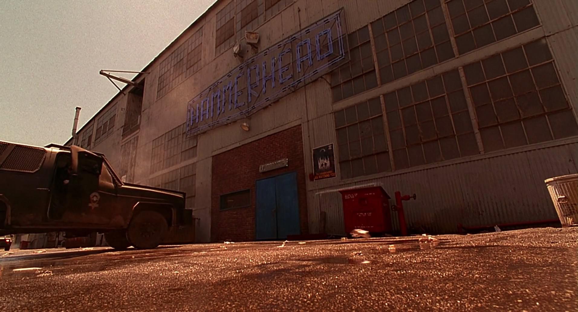 Barb Wire (1996) screencap 7068