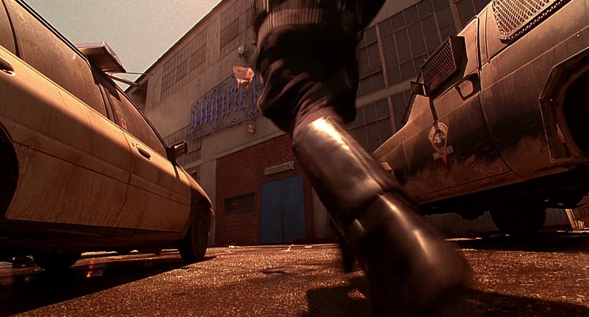 Barb Wire (1996) screencap 7074