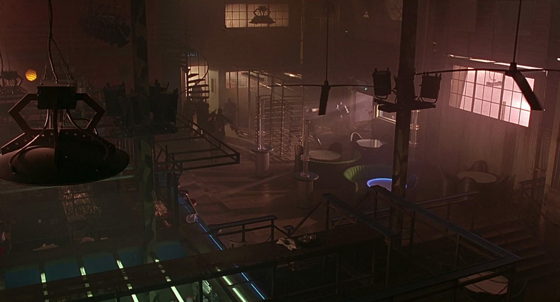 Barb Wire (1996) screencap 7089
